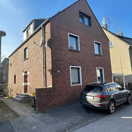 Naehe Rheinufer/moderne Einrichtung * Neuss
